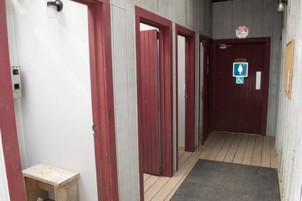 CrowsNest-Bathhouse-Showers