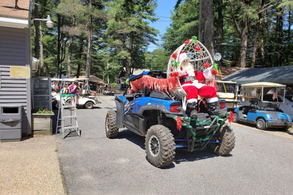 PeacefulPines-golfcart-parade