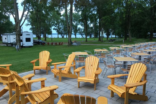 HappyGrounds-KingsBay-community-loungechairs-rvsites