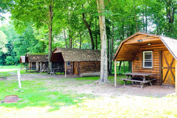HappyGrounds-Riverbend-WEST-Cabins-2