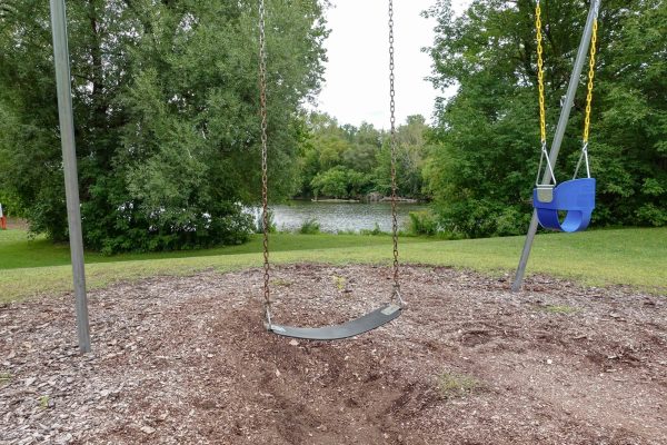 HappyGrounds-Riverbend-East-Swingsets-2
