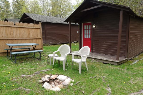 Bonnie-Brae-Campground-Spring-2026-Cabins-Exterior-3